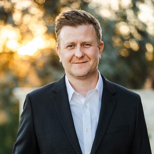 Headshot of Alex Cantaboni